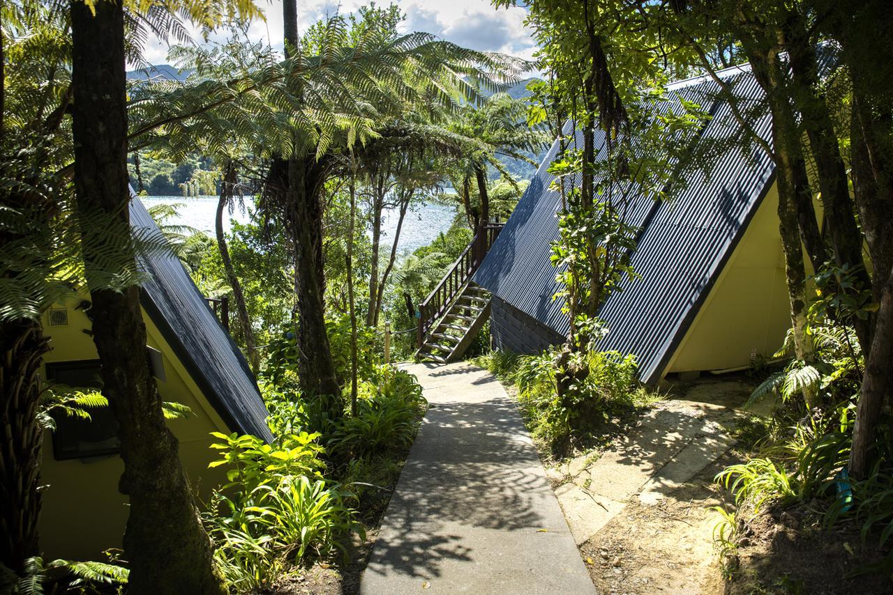 Punga Cove Resort Endeavour Inlet Exterior photo